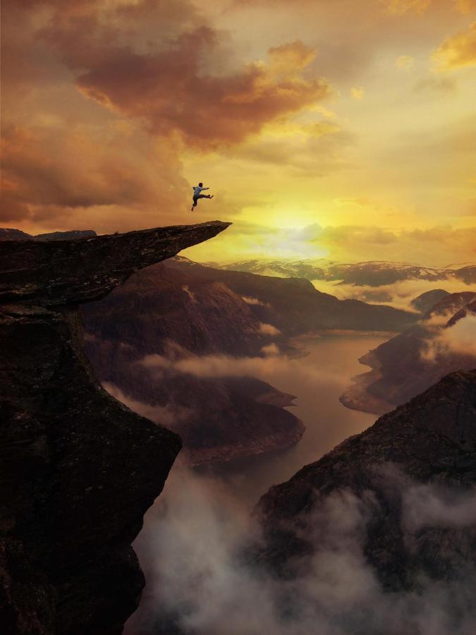 Trolltunga 3*